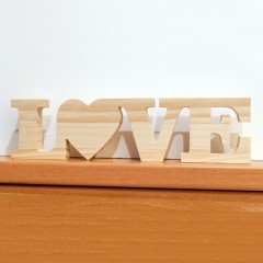 LOVE Lettres décoratives en bois de pin de Cortaydecora | Letras de Madera