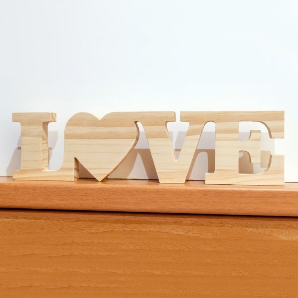 LOVE Letras de madera de pino decorativas de Cortaydecora | Letras de Madera