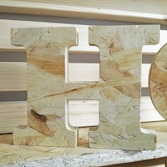 Letras de madeira de aglomerado OSB com acabamento natural personalizadas de Cortaydecora | Letras de Madera