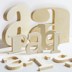 Letras de madeira compensada fenólica de bétula hidrorrepelente com acabamento natural personalizadas de Cortaydecora | Letras de Madera