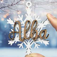 Decoração de Natal bola de Natal de fibra de madeira personalizada com nome de madeira de melamina branca cortada a laser de Cortaydecora | Letras de Madera