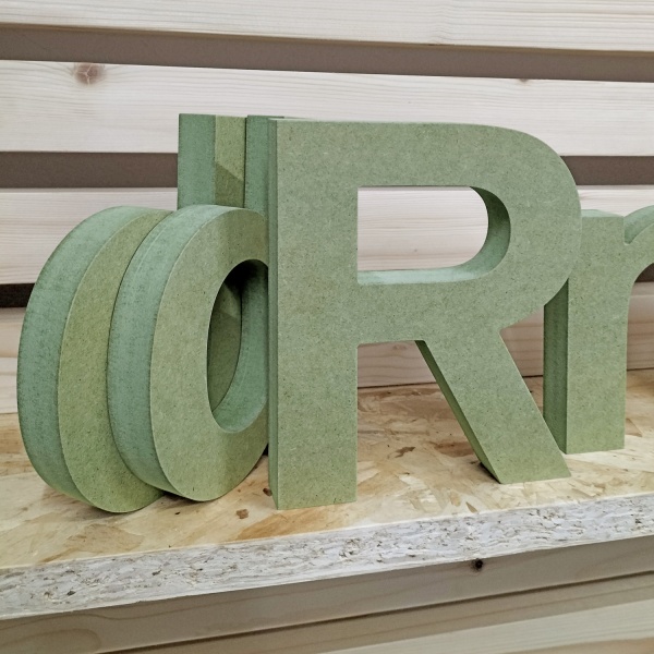 Letras de fibra de madera DM (MDF) hidrófugo acabado natural personalizadas de Cortaydecora | Letras de Madera