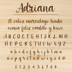 Cerceau en bois naturel avec nom en fibre de bois personalisée avec texte et date peints de Cortaydecora | Letras de Madera