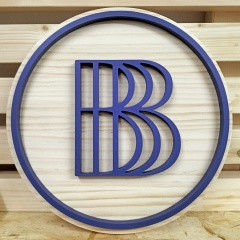 Logotipo corpóreo de madera personalizado para comercios, displays PLV producto y marca de Cortaydecora | Letras de Madera